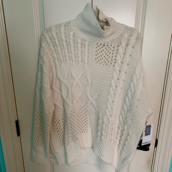 Athleta Sweaters - NWT Athleta Bedford Wool Cashmere Cable T-Neck